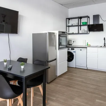 Worker Apartment Goch - 4 Single Beds - Central Location דירה *