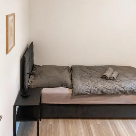 דירה Worker Apartment Goch - 4 Single Beds - Central Location *