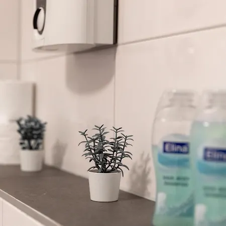 Worker Apartment Goch - 4 Single Beds - Central Location דירה גוך