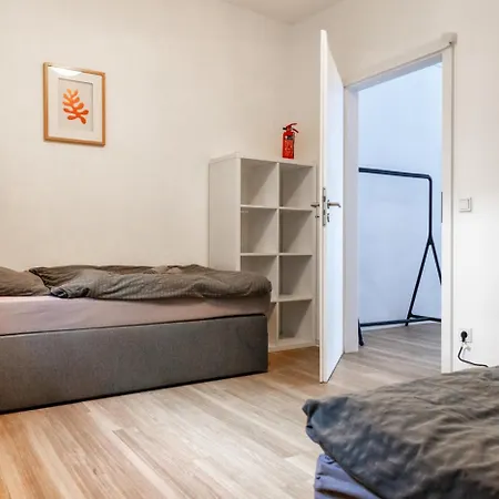 Worker Apartment Goch - 4 Single Beds - Central Location *