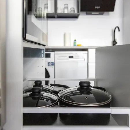 דירה Worker Apartment Goch - 4 Single Beds - Central Location גוך